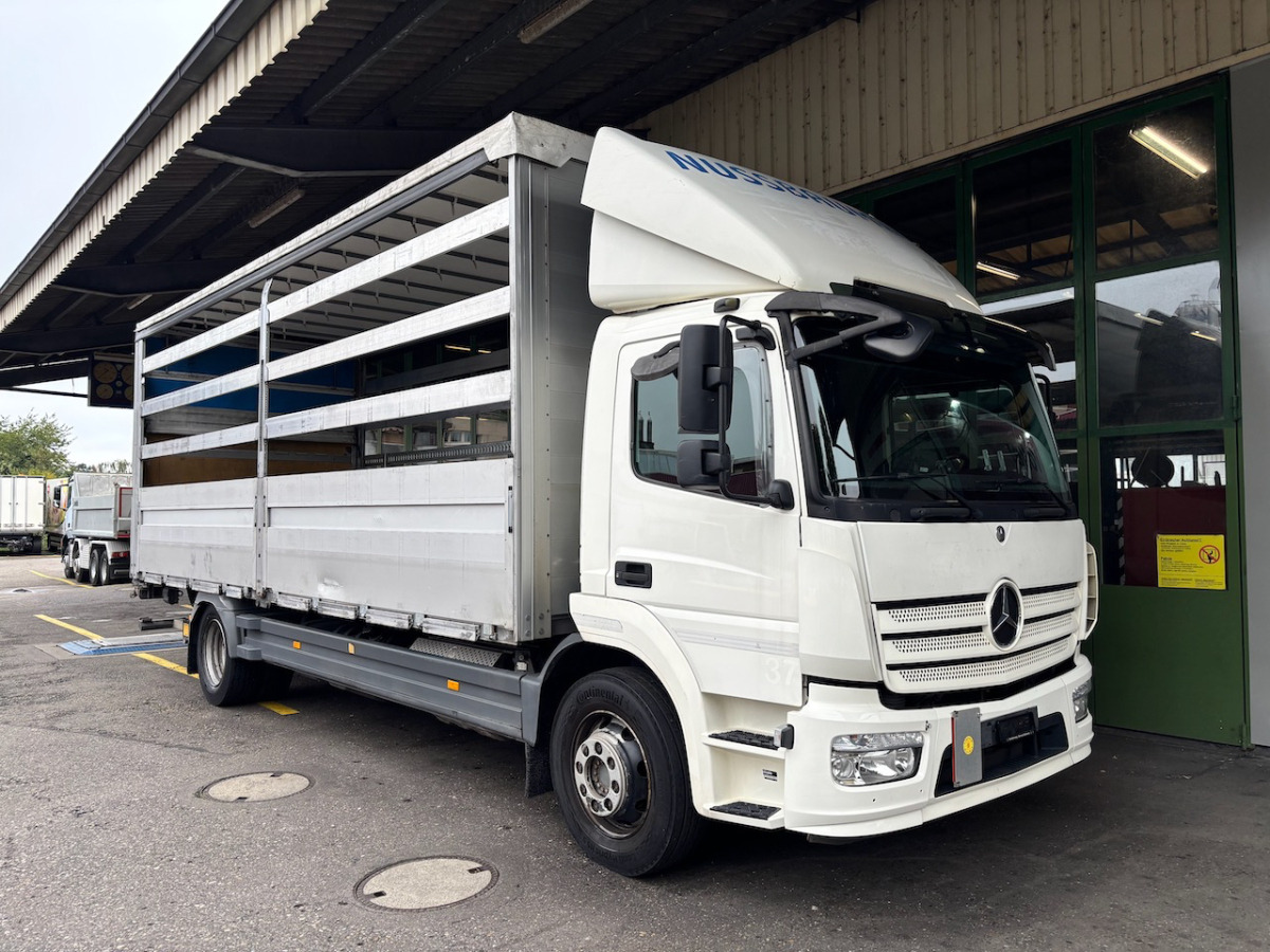 MERCEDES Atego 1530 - Platós teherautó: 1 kép. MERCEDES Atego 1530 - Platós teherautó: 1 kép.