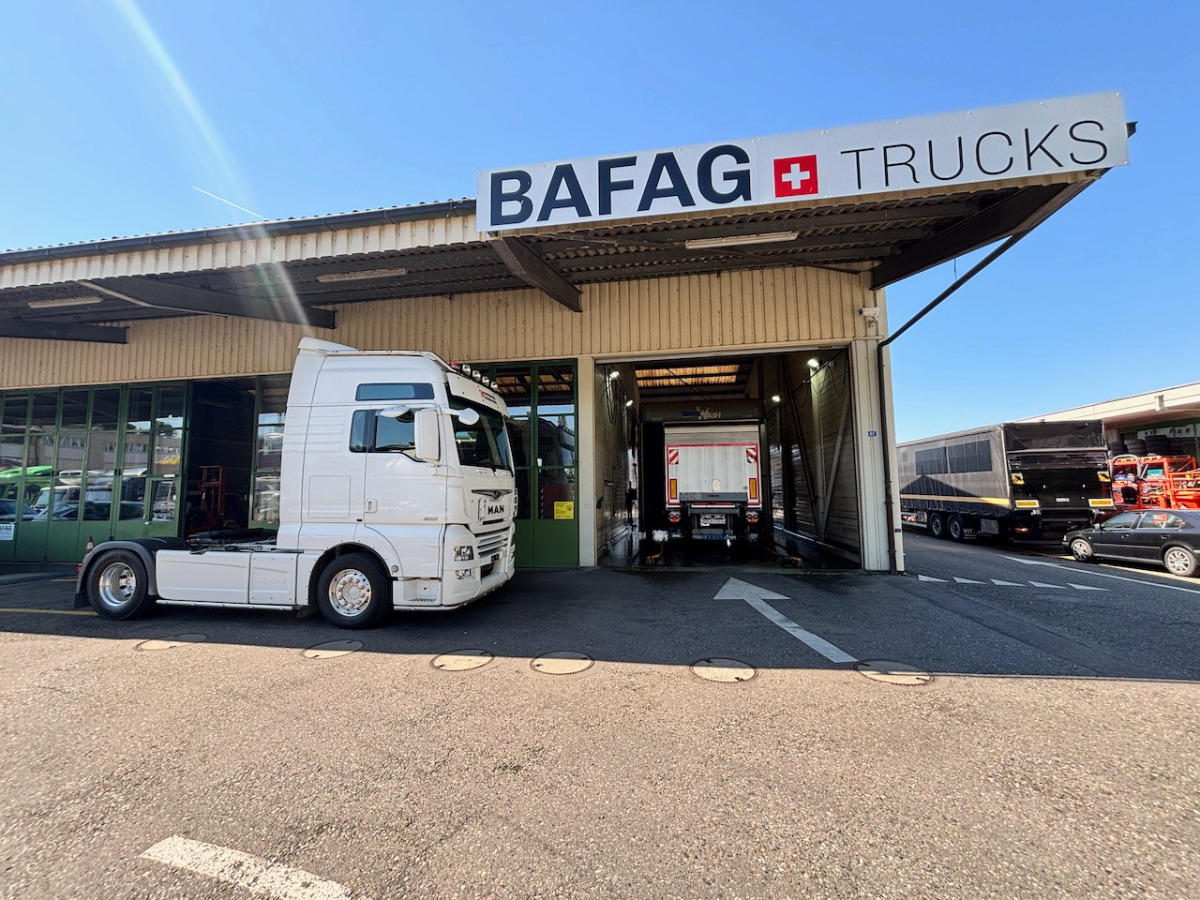 MAN TGX 18.640 - Nyergesvontató: 2 kép. MAN TGX 18.640 - Nyergesvontató: 2 kép.