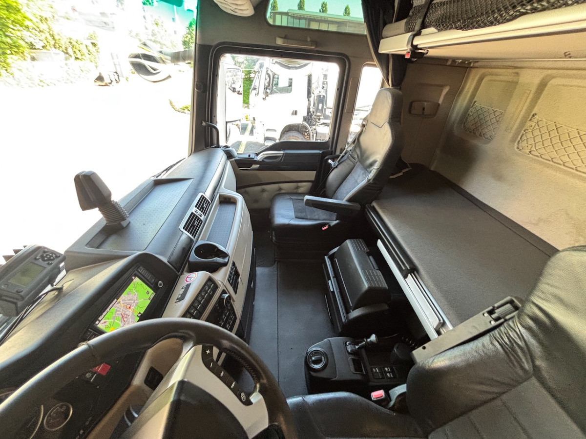 MAN TGX 18.640 - Nyergesvontató: 5 kép. MAN TGX 18.640 - Nyergesvontató: 5 kép.
