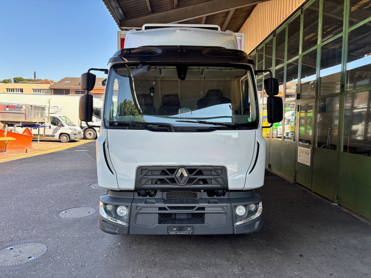 RENAULT D12.240 - Hűtős teherautó: 3 kép. RENAULT D12.240 - Hűtős teherautó: 3 kép.