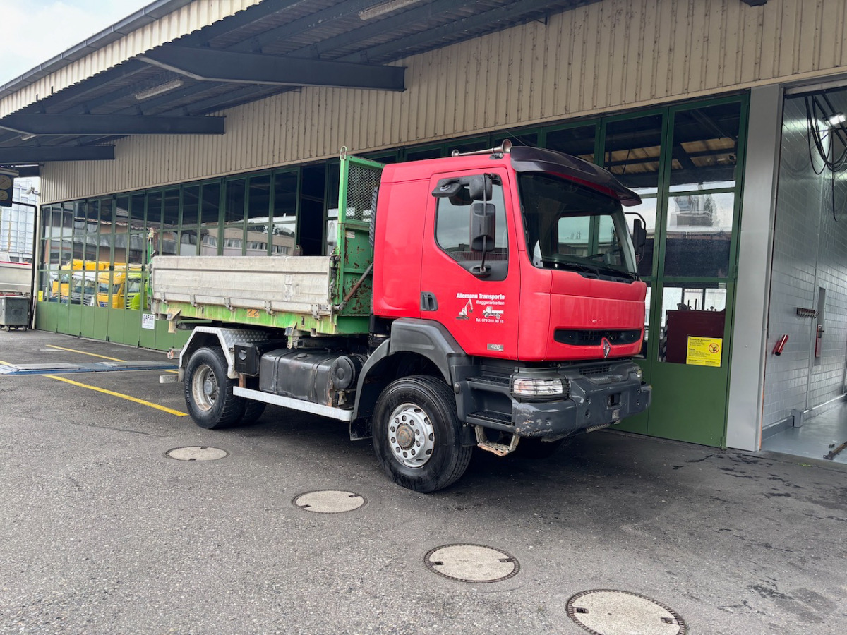 RENAULT Kerax 420DCI 4x4 - Billenőplatós teherautó: 1 kép. RENAULT Kerax 420DCI 4x4 - Billenőplatós teherautó: 1 kép.
