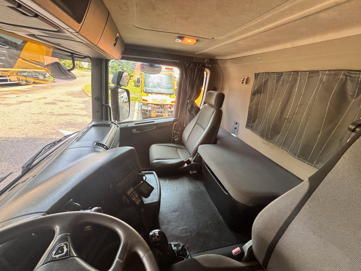 SCANIA G490 6x2 - Rönkszállító teherautó, Darus autó: 5 kép. SCANIA G490 6x2 - Rönkszállító teherautó, Darus autó: 5 kép.