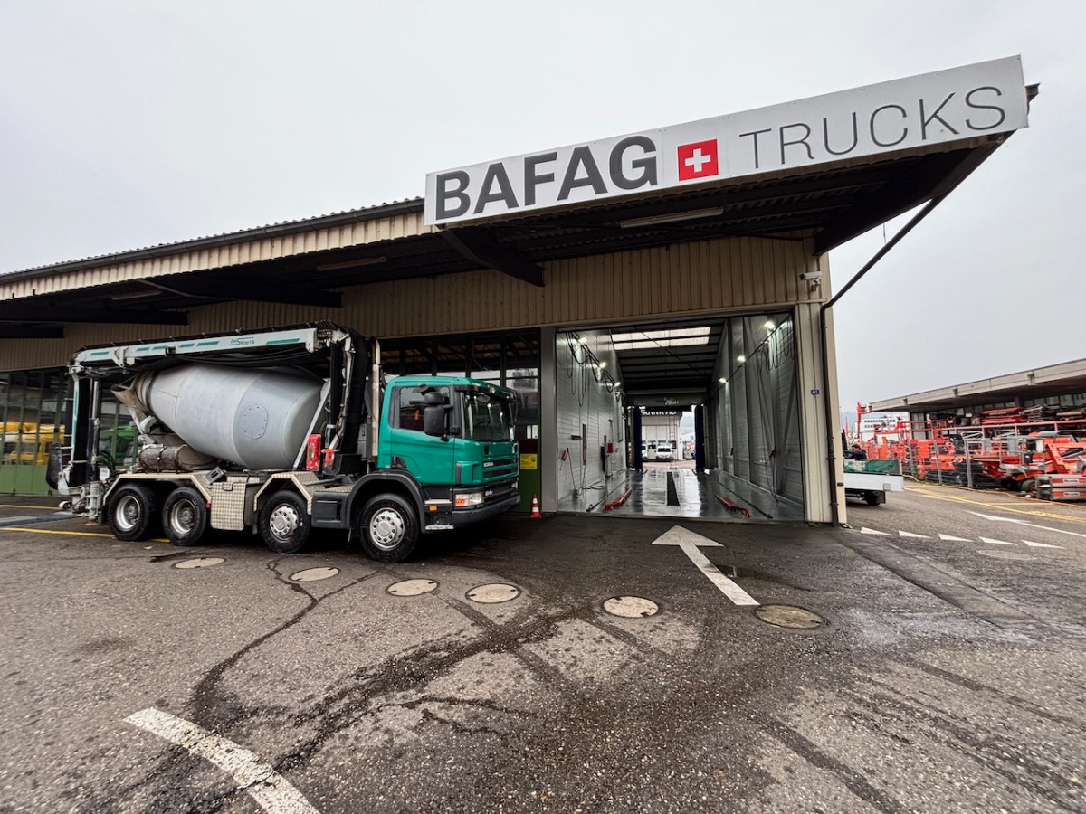 SCANIA P124CB8x4 - Betonmixer: 2 kép. SCANIA P124CB8x4 - Betonmixer: 2 kép.