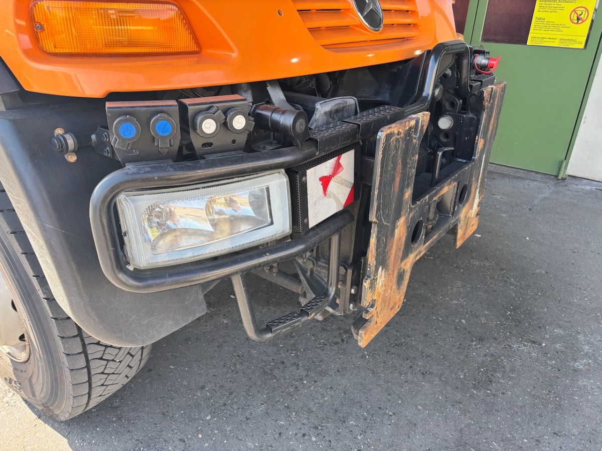 UNIMOG U400 - Billenőplatós teherautó: 5 kép. UNIMOG U400 - Billenőplatós teherautó: 5 kép.