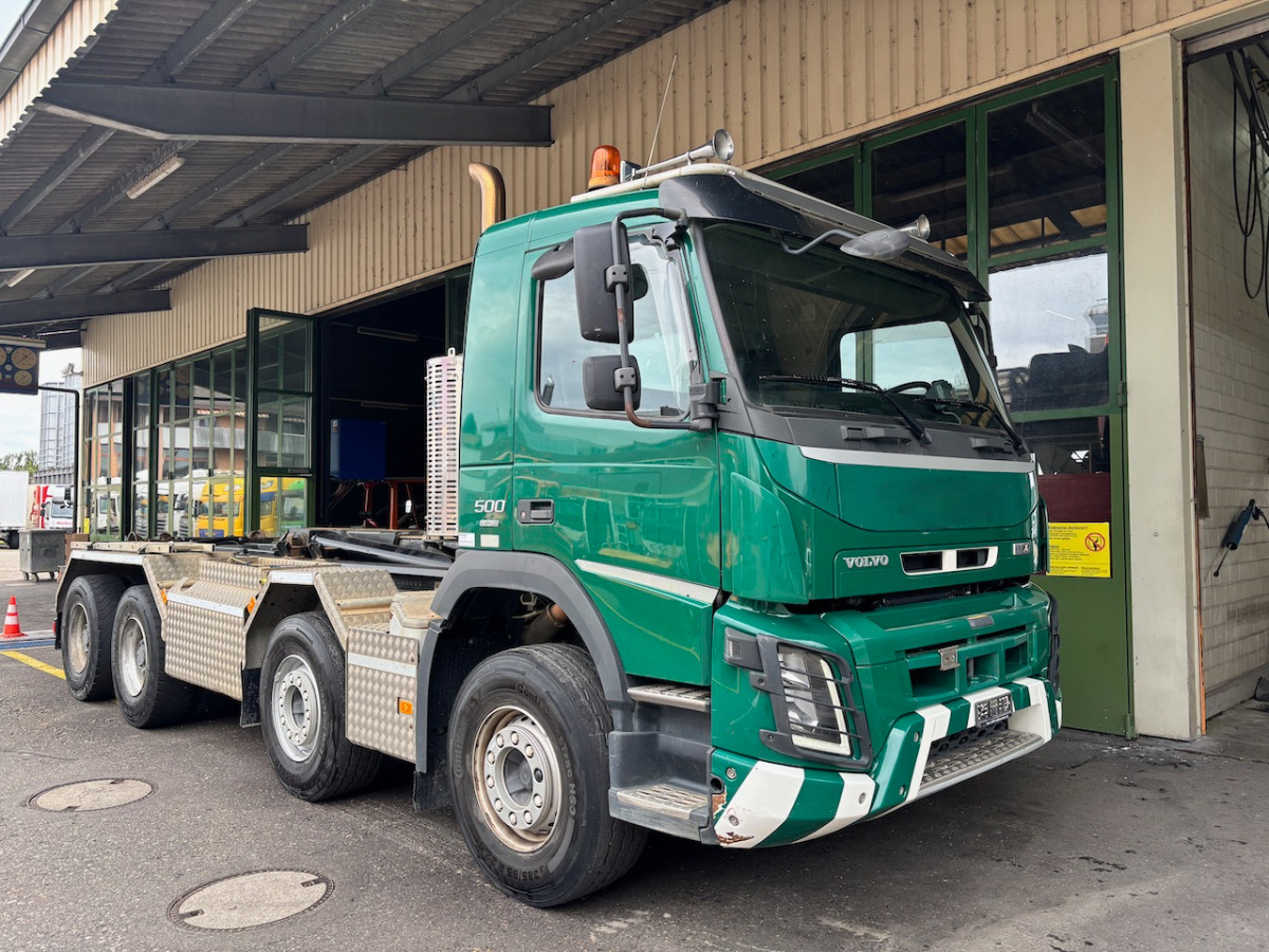VOLVO FMX-500 8x4R - Horgos rakodó teherautó: 1 kép. VOLVO FMX-500 8x4R - Horgos rakodó teherautó: 1 kép.