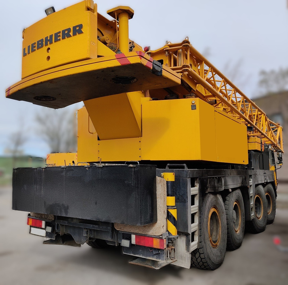Liebherr LTM 1090/2 - Autódaru: 2 kép. Liebherr LTM 1090/2 - Autódaru: 2 kép.