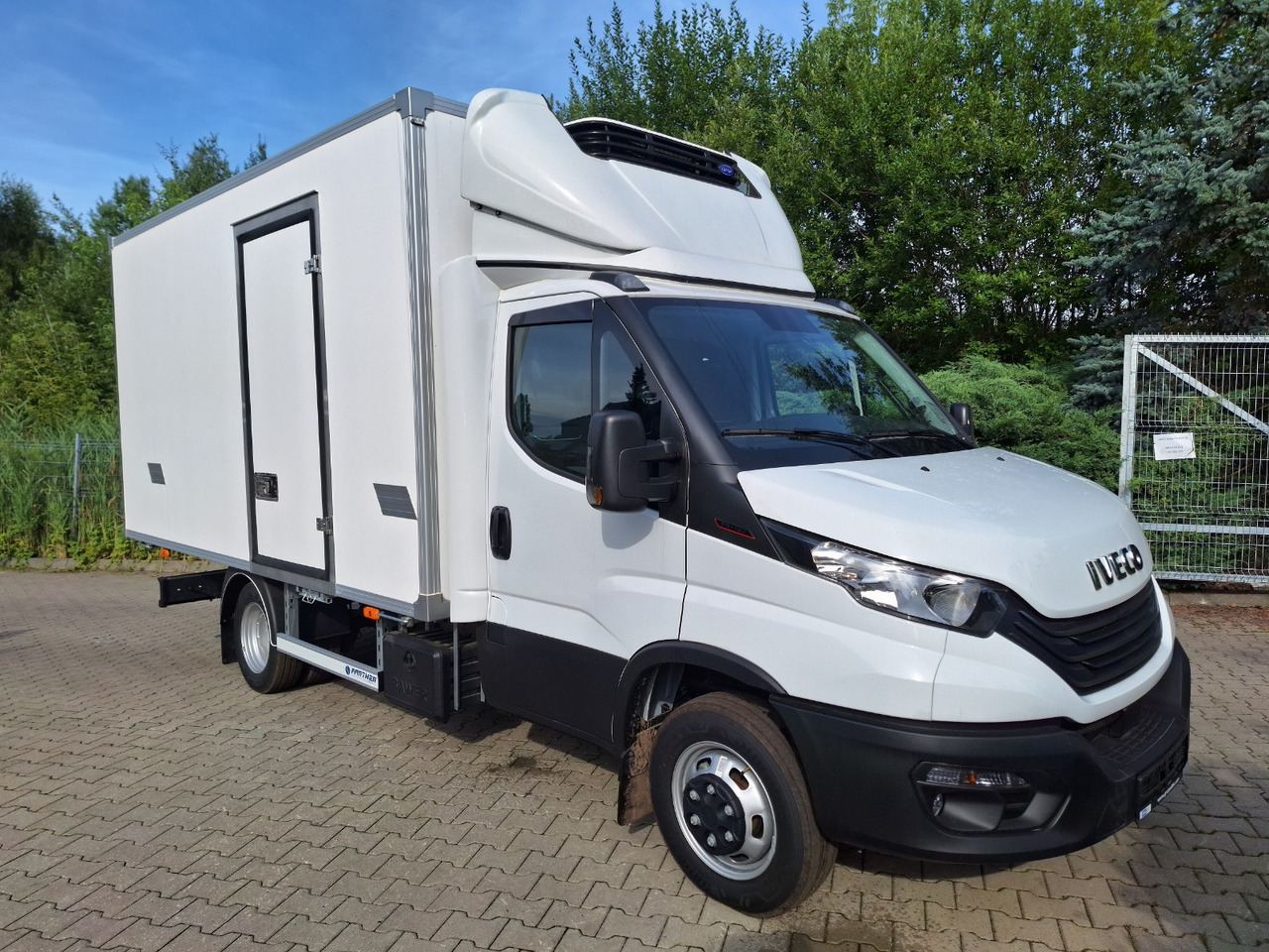 Iveco Daily 70C18 Kühlkoffer LBW BÃR - Hűtős kisteherautó: 3 kép. Iveco Daily 70C18 Kühlkoffer LBW BÃR - Hűtős kisteherautó: 3 kép.