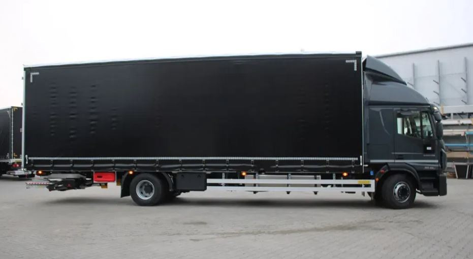 Iveco EUROCARGO ML180E32/P 20PAL DHOLLANDIA - Ponyvás teherautó: 2 kép. Iveco EUROCARGO ML180E32/P 20PAL DHOLLANDIA - Ponyvás teherautó: 2 kép.