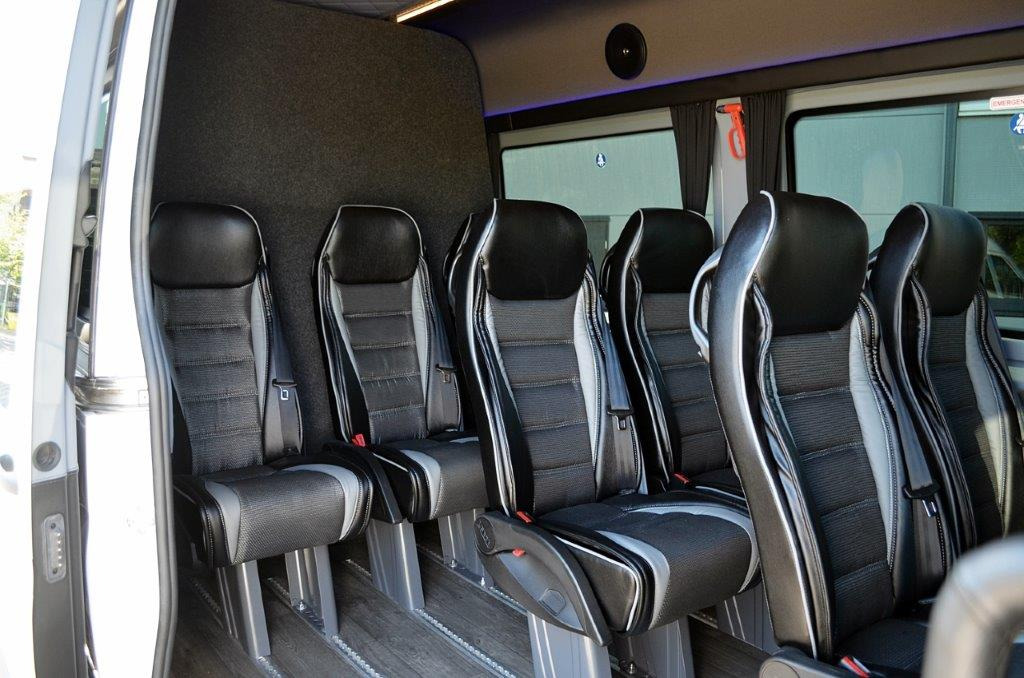Mercedes 319 L3H2 9-Sitzer - Duplakabinos kisteherautó: 4 kép. Mercedes 319 L3H2 9-Sitzer - Duplakabinos kisteherautó: 4 kép.