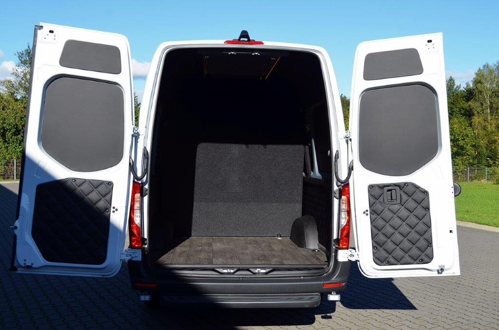 Mercedes 319 L3H2 9-Sitzer - Duplakabinos kisteherautó: 5 kép. Mercedes 319 L3H2 9-Sitzer - Duplakabinos kisteherautó: 5 kép.
