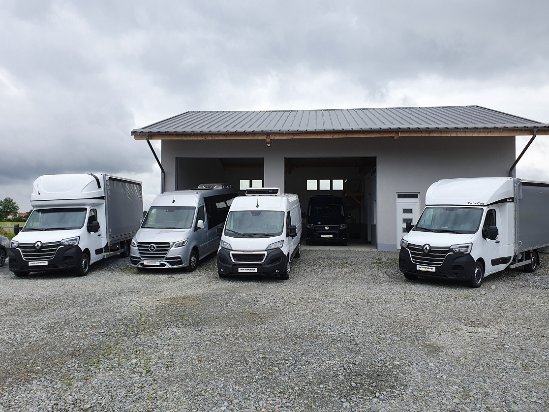 Mercedes-Benz Sprinter 317 L3H2 6-Sitze - Furgon, Duplakabinos kisteherautó: 5 kép. Mercedes-Benz Sprinter 317 L3H2 6-Sitze - Furgon, Duplakabinos kisteherautó: 5 kép.