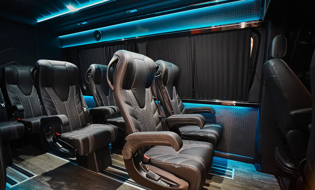 Mercedes Sprinter 319 Busconcept L3H2 9-Sitze - Minibusz, Kisbusz: 1 kép. Mercedes Sprinter 319 Busconcept L3H2 9-Sitze - Minibusz, Kisbusz: 1 kép.