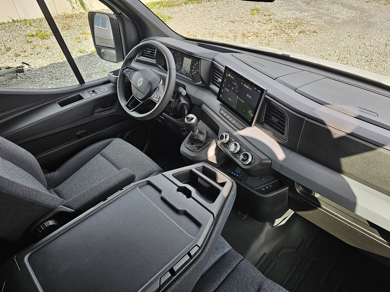 Renault Master 170 Leichtbaukoffer - Dobozos kisteherautó: 4 kép. Renault Master 170 Leichtbaukoffer - Dobozos kisteherautó: 4 kép.