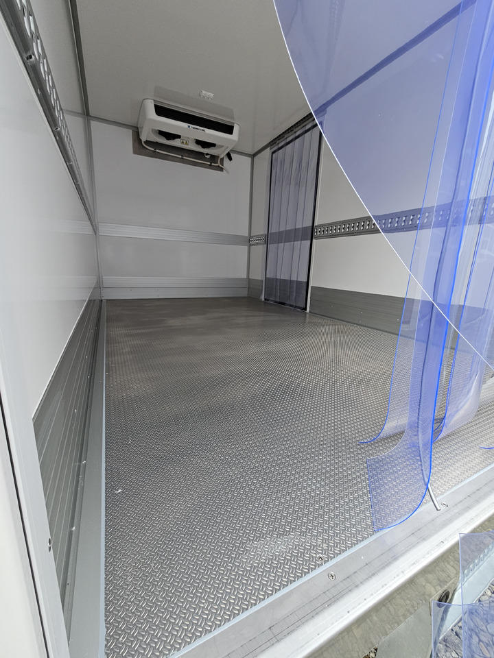 Renault Master 170 Tiefkühlkoffer -18°C 220V - Hűtős kisteherautó: 3 kép. Renault Master 170 Tiefkühlkoffer -18°C 220V - Hűtős kisteherautó: 3 kép.