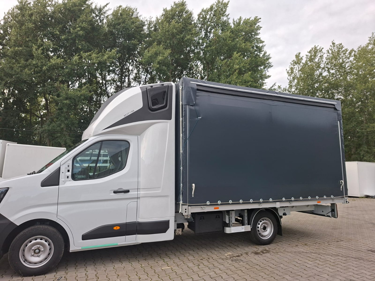 Renault Master 8PAL Double Cab - Ponyvás kisteherautó, Duplakabinos kisteherautó: 3 kép. Renault Master 8PAL Double Cab - Ponyvás kisteherautó, Duplakabinos kisteherautó: 3 kép.