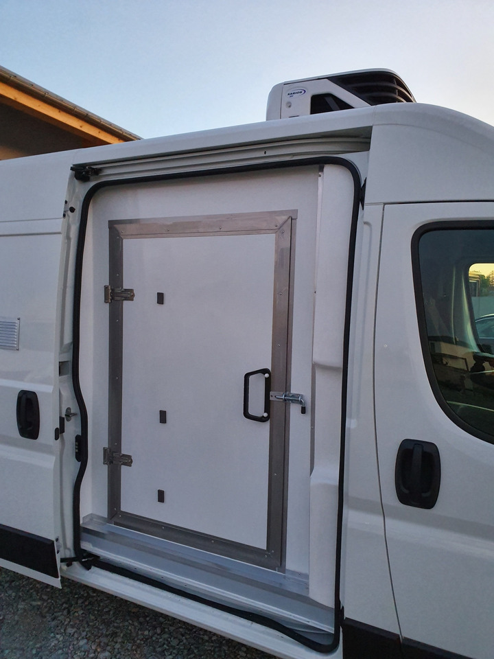 Renault Master L3H2 Tiefkühlkasten -18°C - Hűtős kisteherautó: 2 kép. Renault Master L3H2 Tiefkühlkasten -18°C - Hűtős kisteherautó: 2 kép.