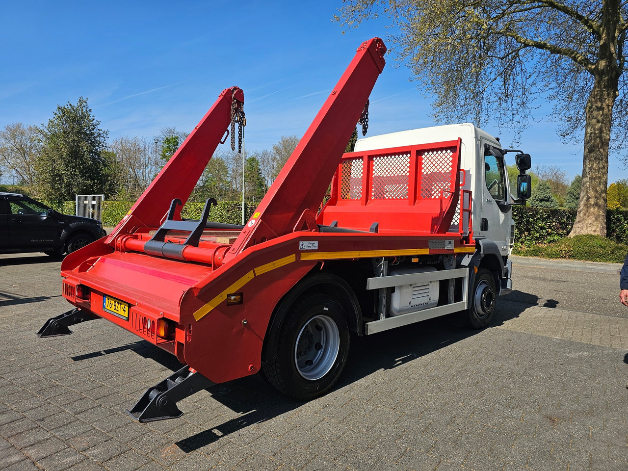 DAF LF 220 Euro 6 - Konténerszállító: 2 kép. DAF LF 220 Euro 6 - Konténerszállító: 2 kép.