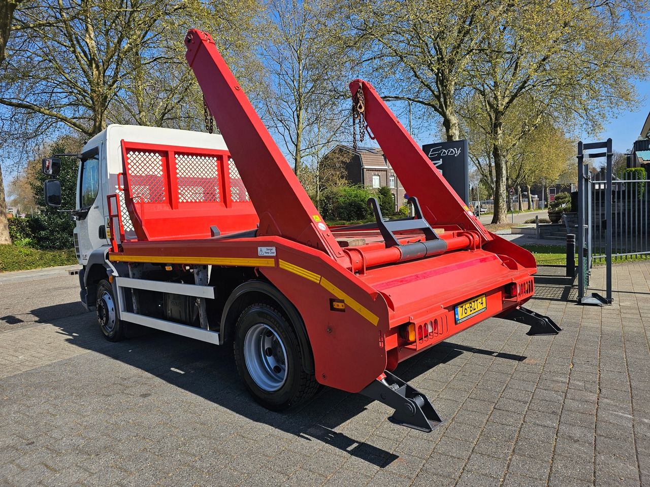 DAF LF 220 Euro 6 - Konténerszállító: 4 kép. DAF LF 220 Euro 6 - Konténerszállító: 4 kép.