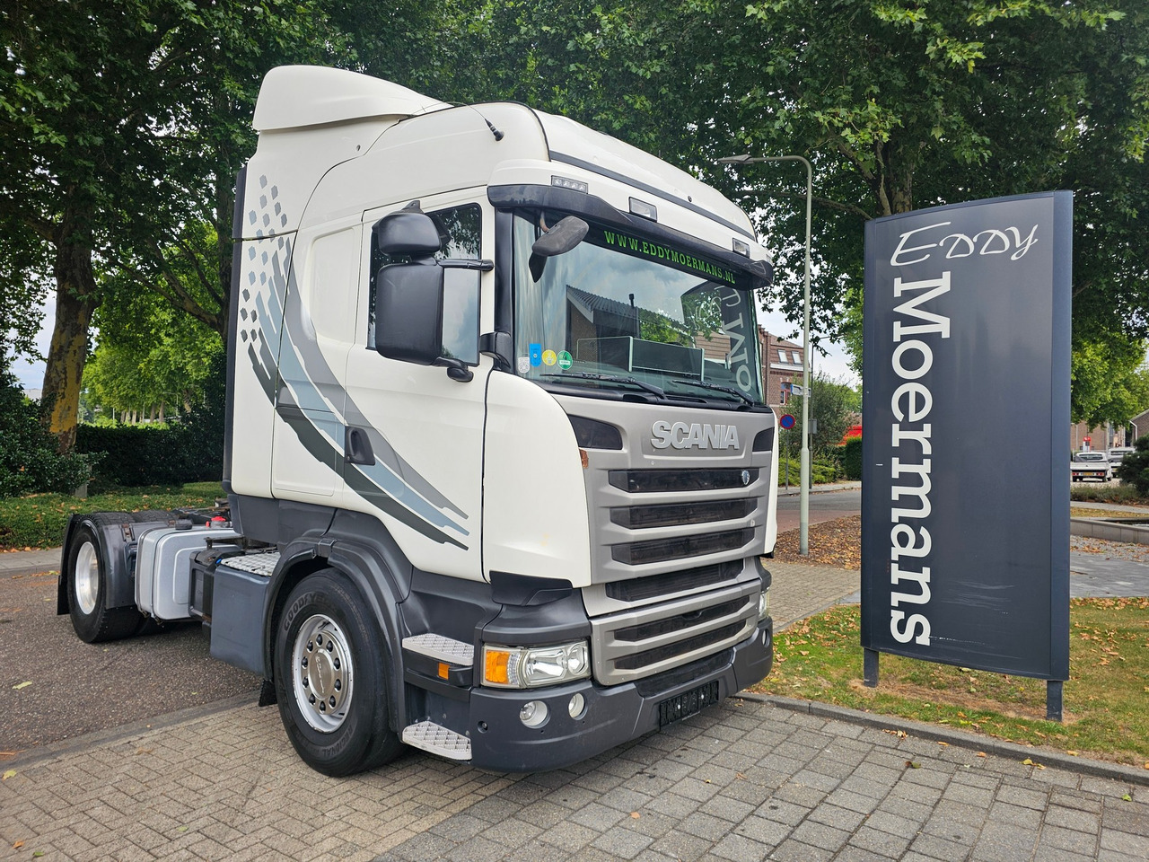 Scania R450 Highline - Nyergesvontató: 1 kép. Scania R450 Highline - Nyergesvontató: 1 kép.
