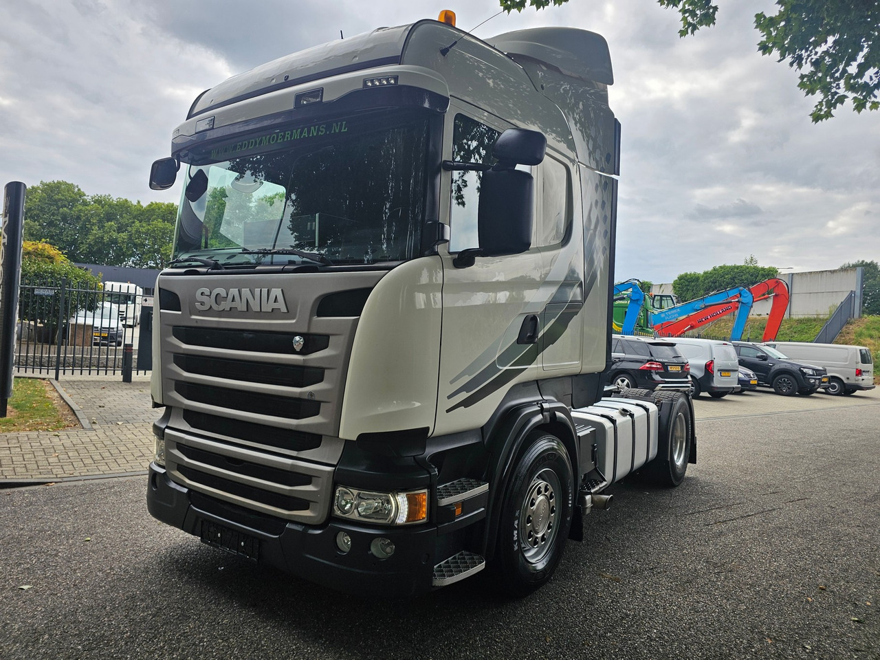 Scania R450 Highline - Nyergesvontató: 3 kép. Scania R450 Highline - Nyergesvontató: 3 kép.