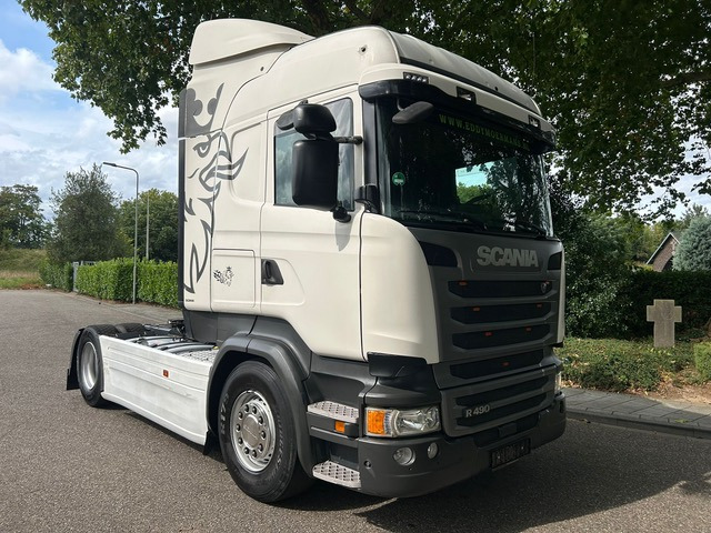 Scania R490 - Nyergesvontató: 4 kép. Scania R490 - Nyergesvontató: 4 kép.