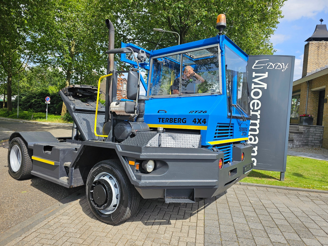 Terberg RT 26 4x4 - Nyergesvontató: 1 kép. Terberg RT 26 4x4 - Nyergesvontató: 1 kép.