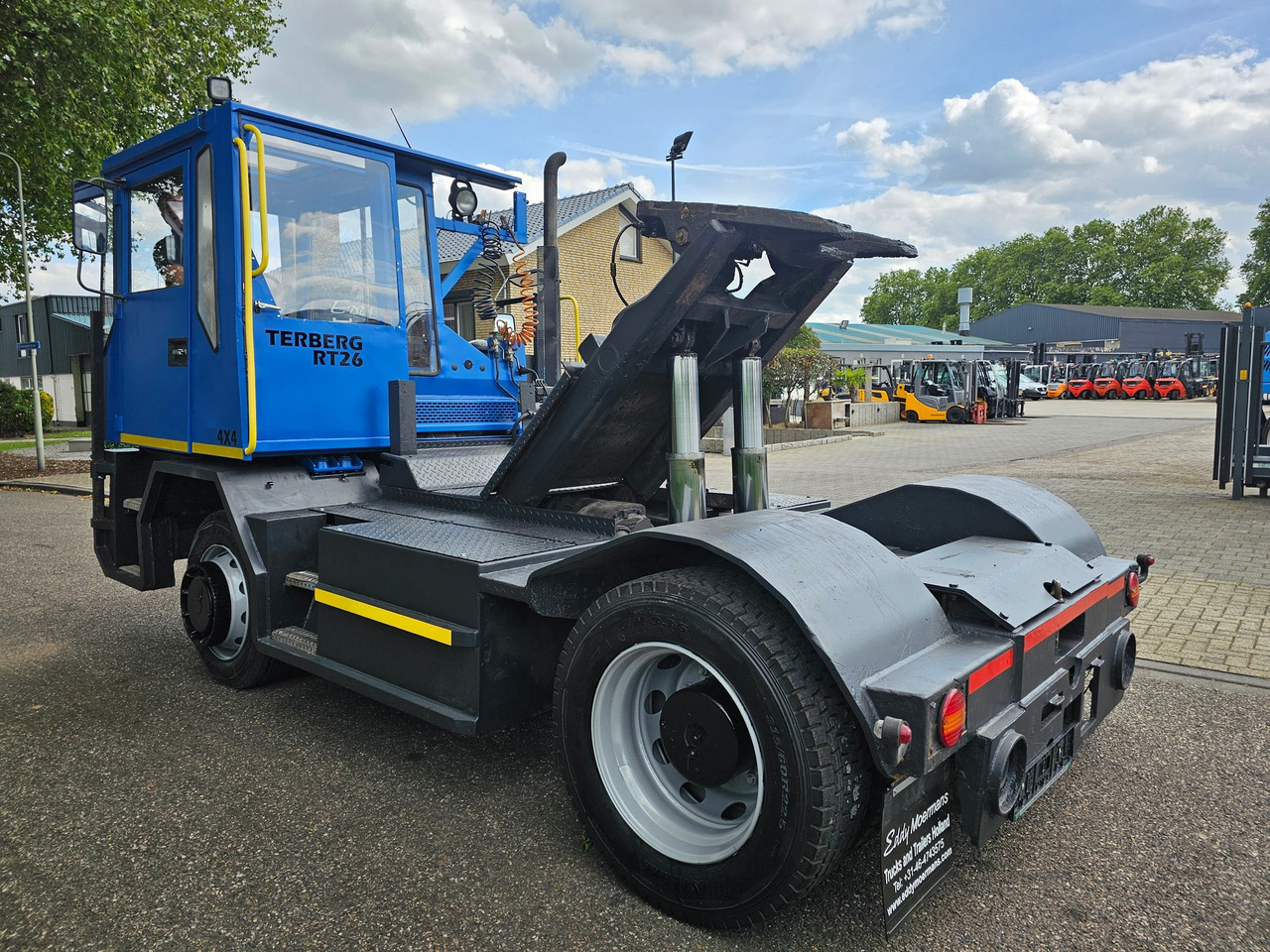 Terberg RT 26 4x4 - Nyergesvontató: 4 kép. Terberg RT 26 4x4 - Nyergesvontató: 4 kép.