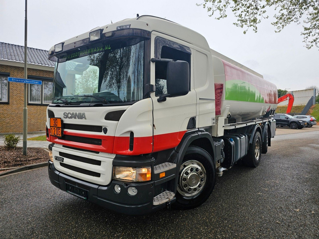 Scania P420 6x2*4 Tank 16.400 Lt. - Tartályos teherautó: 3 kép. Scania P420 6x2*4 Tank 16.400 Lt. - Tartályos teherautó: 3 kép.