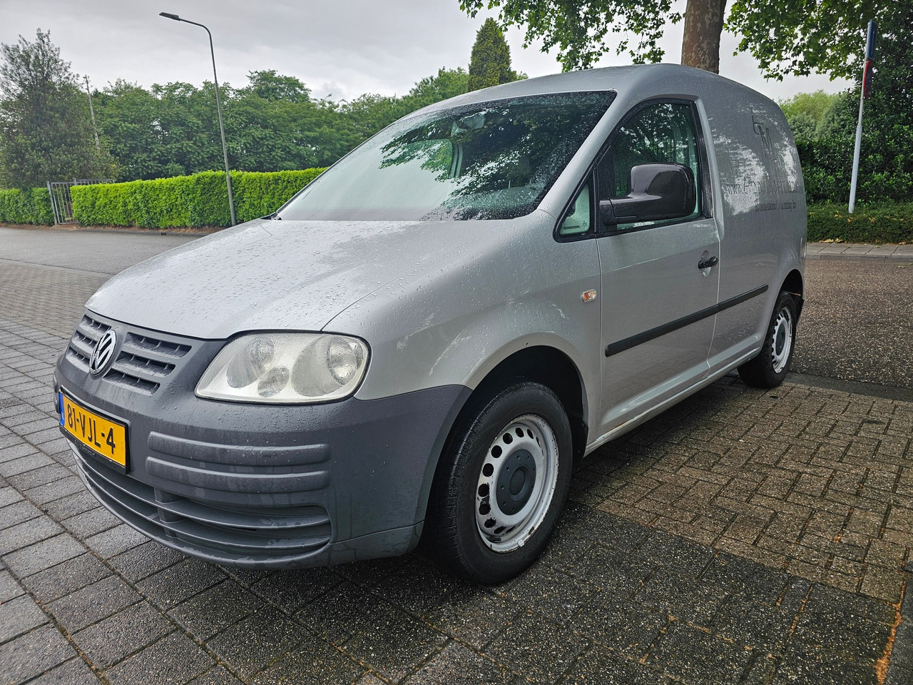 Volkswagen Caddy - Kis furgon: 3 kép. Volkswagen Caddy - Kis furgon: 3 kép.