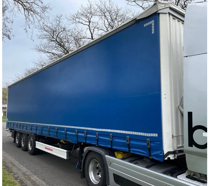 Kässbohrer Trailer heeft nu laadklep 2000 KG - Ponyvás félpótkocsi: 5 kép. Kässbohrer Trailer heeft nu laadklep 2000 KG - Ponyvás félpótkocsi: 5 kép.