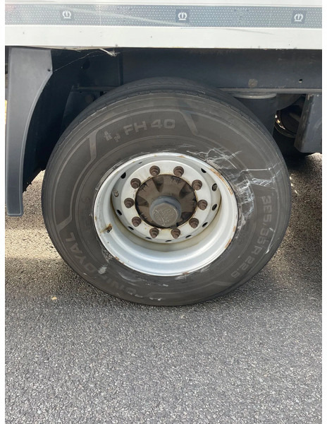 Krone Koeler 3 Asser met klep 2 stuks op voorraad APK gekeurd - Félpótkocsi hűtős: 4 kép. Krone Koeler 3 Asser met klep 2 stuks op voorraad APK gekeurd - Félpótkocsi hűtős: 4 kép.