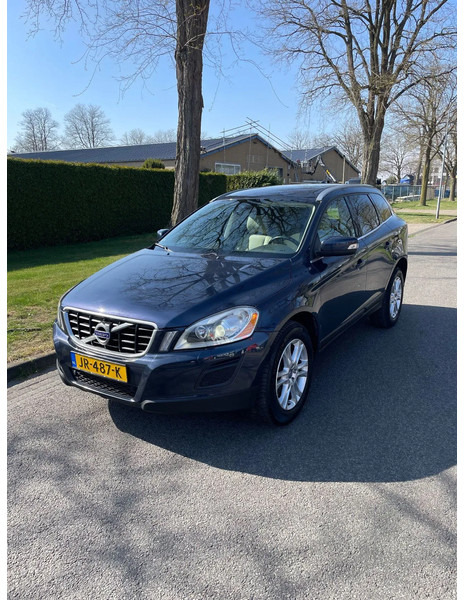 Volvo XC60 XC60 DZ88/DZ8850 5 Cilinder Euro 5 - Hatchback: 1 kép. Volvo XC60 XC60 DZ88/DZ8850 5 Cilinder Euro 5 - Hatchback: 1 kép.