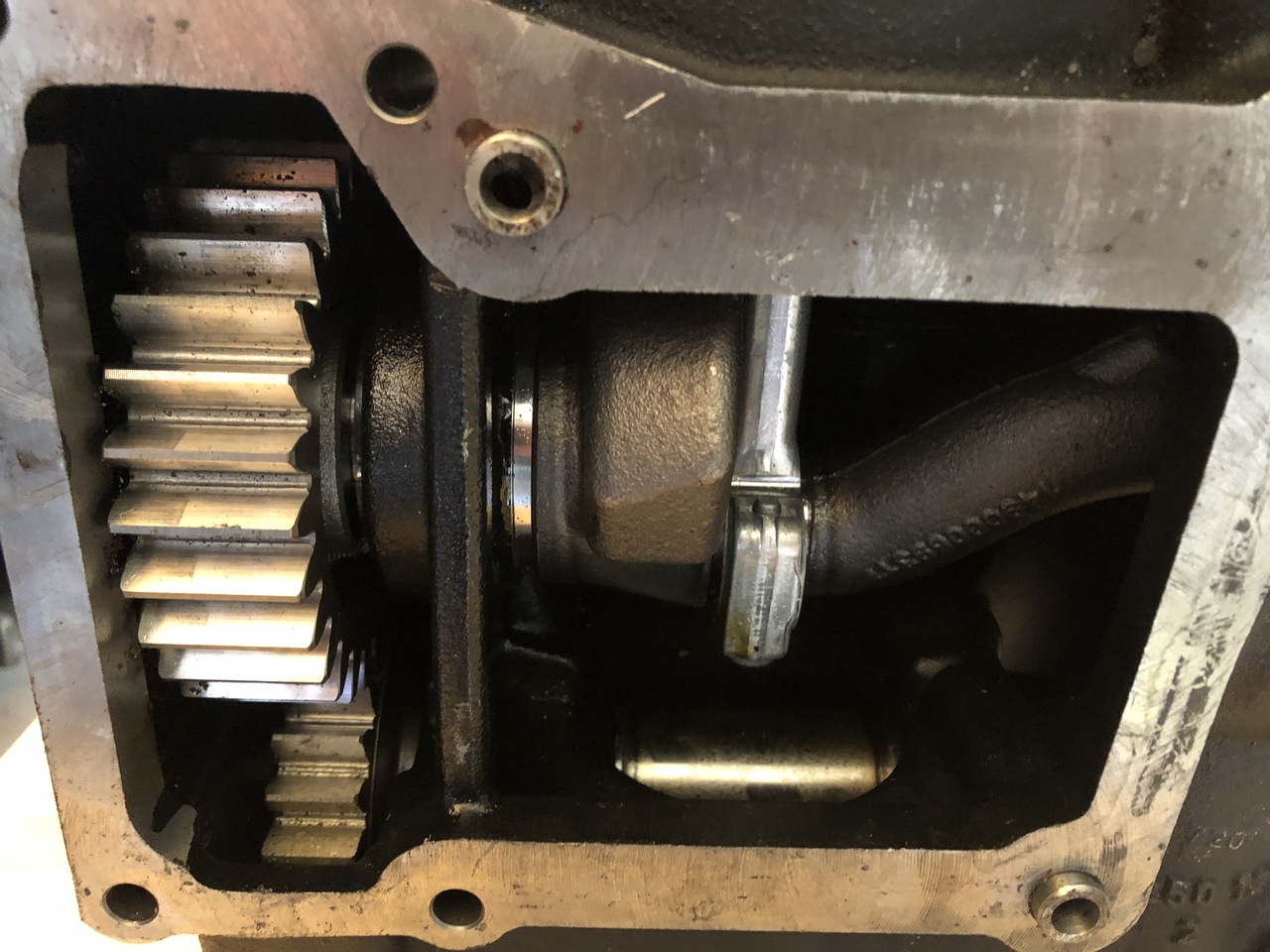 AIR COMPRESSOR MAN TGA 2 CYLINDERS MAN TGA - Kompresszor, sűrített levegő rendszer - Teherautó: 3 kép. AIR COMPRESSOR MAN TGA 2 CYLINDERS MAN TGA - Kompresszor, sűrített levegő rendszer - Teherautó: 3 kép.