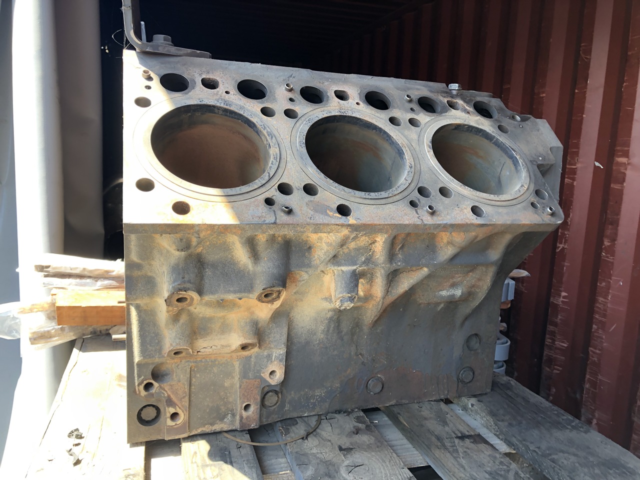 CRANKCASE-CRANKSHAFT ACTROS EURO2-3-4-5 - Motorblokk - Teherautó: 4 kép. CRANKCASE-CRANKSHAFT ACTROS EURO2-3-4-5 - Motorblokk - Teherautó: 4 kép.