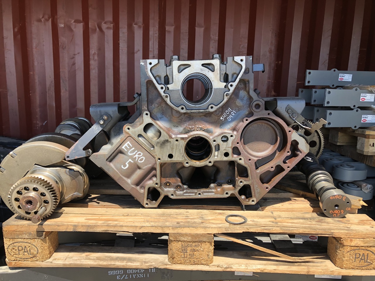 CRANKCASE-CRANKSHAFT ACTROS EURO2-3-4-5 - Motorblokk - Teherautó: 5 kép. CRANKCASE-CRANKSHAFT ACTROS EURO2-3-4-5 - Motorblokk - Teherautó: 5 kép.