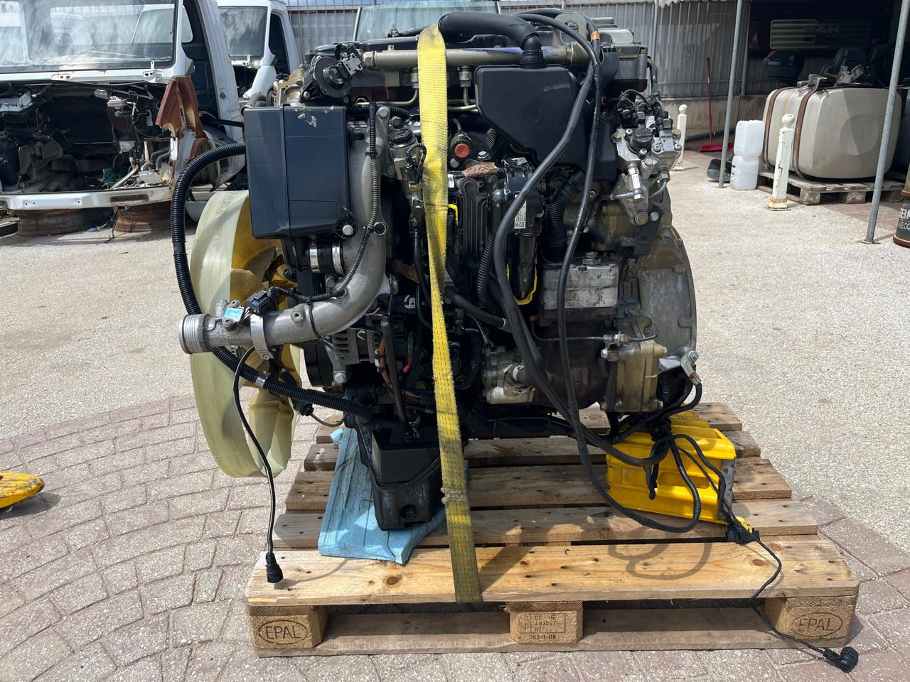 ENGINE ATEGO OM934LA EURO 6--GEARBOX G71-6 - Motor és alkatrészek - Teherautó: 2 kép. ENGINE ATEGO OM934LA EURO 6--GEARBOX G71-6 - Motor és alkatrészek - Teherautó: 2 kép.