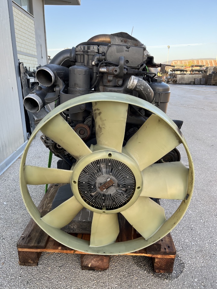 ENGINE AXOR OM926LA EURO5 330PS - Motor - Teherautó: 3 kép. ENGINE AXOR OM926LA EURO5 330PS - Motor - Teherautó: 3 kép.
