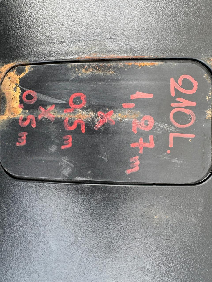 FUEL TANK MERCEDES AXOR - Üzemanyag tartály: 4 kép. FUEL TANK MERCEDES AXOR - Üzemanyag tartály: 4 kép.