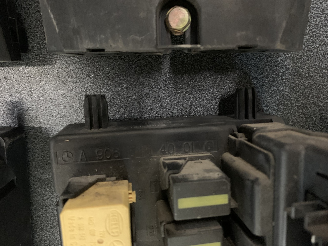 FUSE BOX SPRINTER 901,906 - Elektromos rendszer - Kisteherautó: 3 kép. FUSE BOX SPRINTER 901,906 - Elektromos rendszer - Kisteherautó: 3 kép.