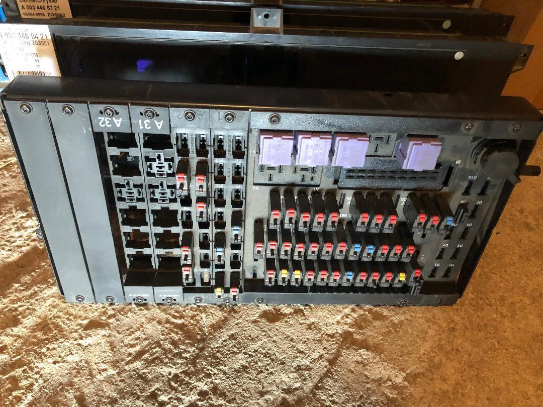 MERCEDES ACTROS ELECTRICAL BASIC MODULE - Relé: 1 kép. MERCEDES ACTROS ELECTRICAL BASIC MODULE - Relé: 1 kép.
