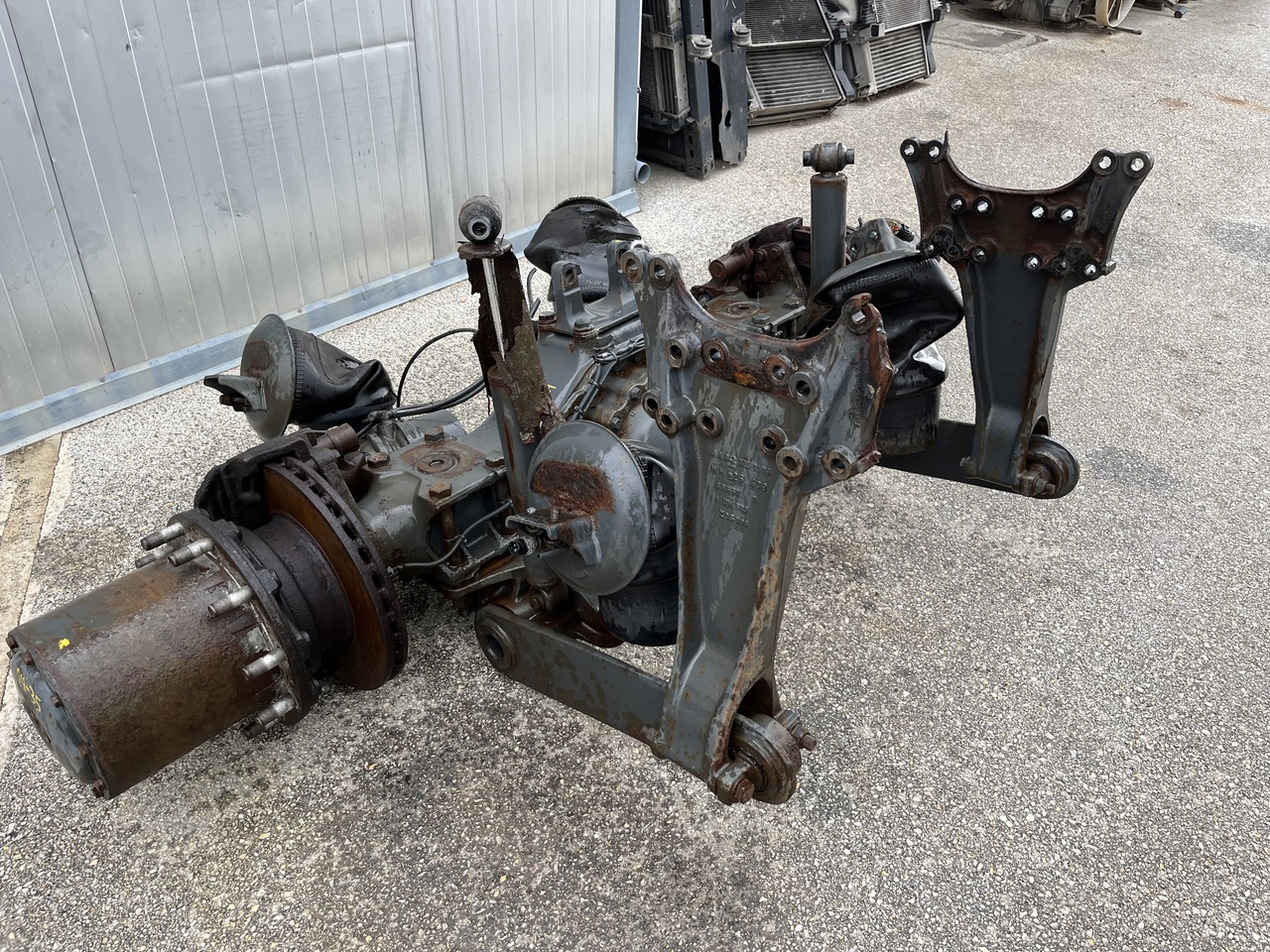 REAR AXLE WITH DIFFERENTIAL GEAR ,RATIO 29:24 - Differenciálmű - Teherautó: 3 kép. REAR AXLE WITH DIFFERENTIAL GEAR ,RATIO 29:24 - Differenciálmű - Teherautó: 3 kép.