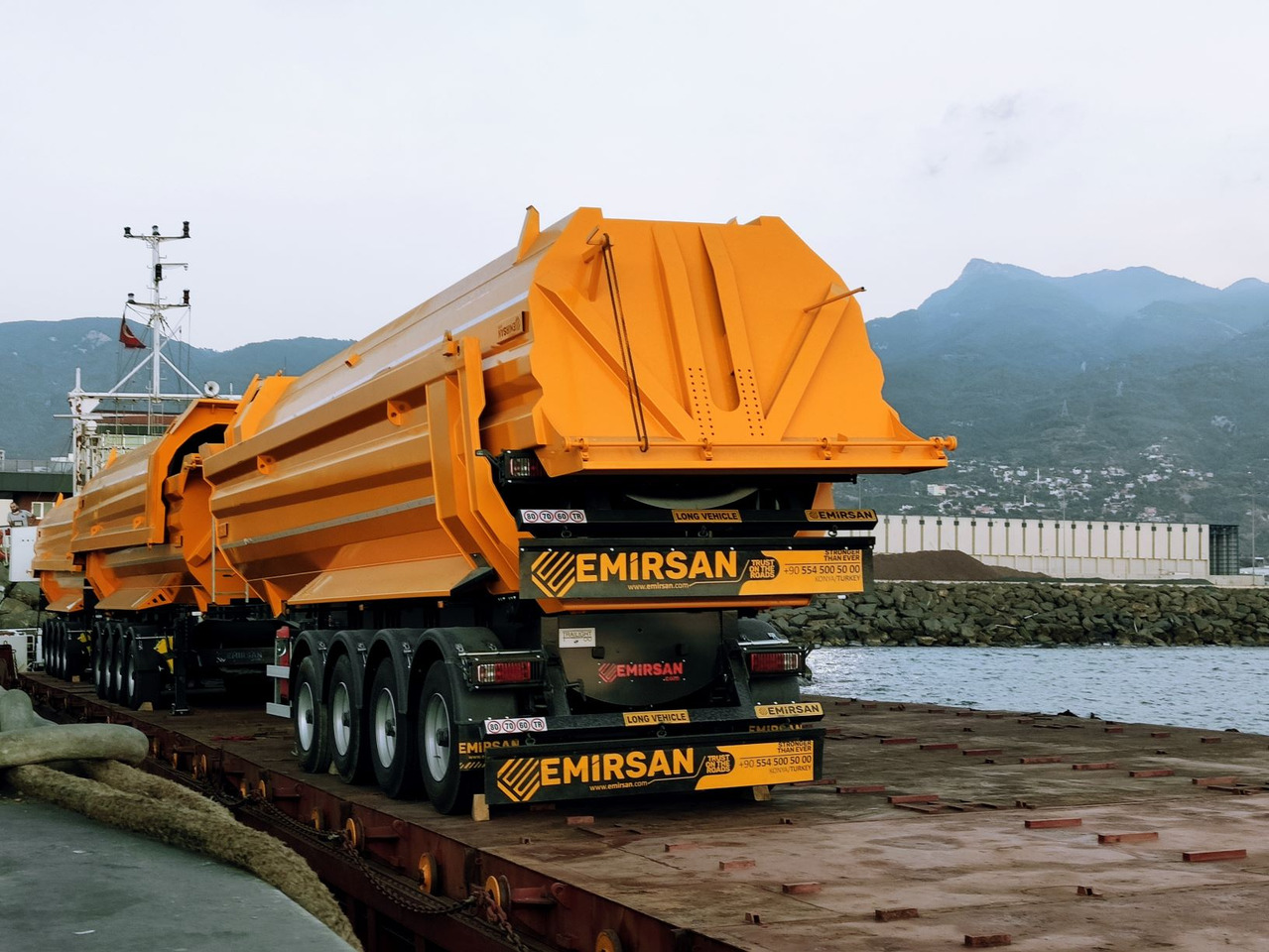 EMIRSAN 4 AXLE HEAVY DUTY TIPPER - Félpótkocsi billenőplatós: 5 kép. EMIRSAN 4 AXLE HEAVY DUTY TIPPER - Félpótkocsi billenőplatós: 5 kép.
