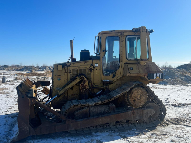 Buldózer Caterpillar D5H: 11 kép.