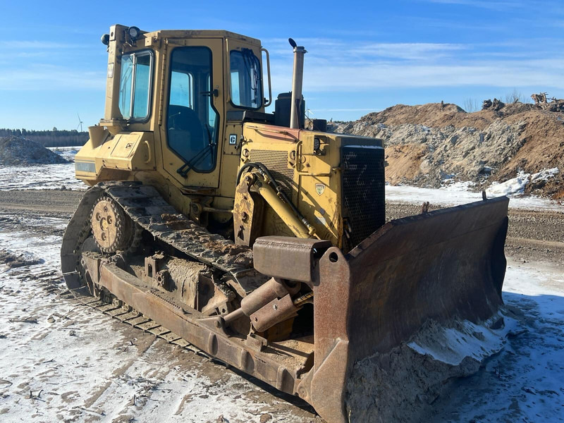 Buldózer Caterpillar D5H: 6 kép.