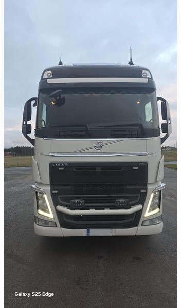 Volvo FH500 - Nyergesvontató: 5 kép. Volvo FH500 - Nyergesvontató: 5 kép.