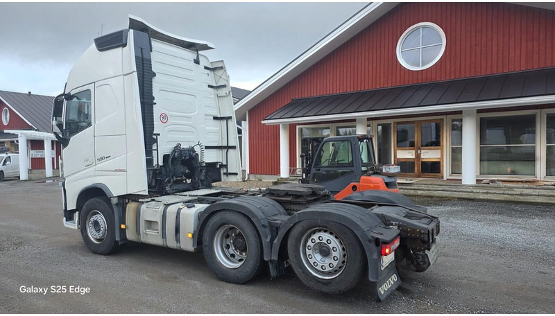Volvo FH500 - Nyergesvontató: 4 kép. Volvo FH500 - Nyergesvontató: 4 kép.