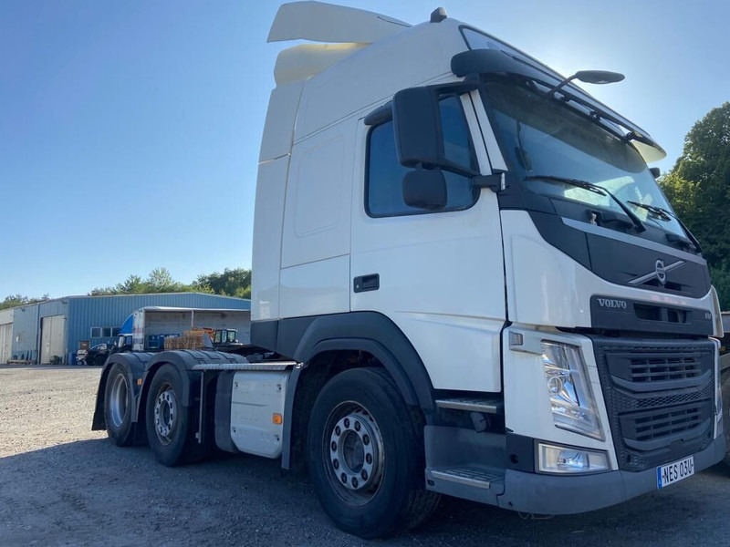 Volvo FM460 - Nyergesvontató: 3 kép. Volvo FM460 - Nyergesvontató: 3 kép.