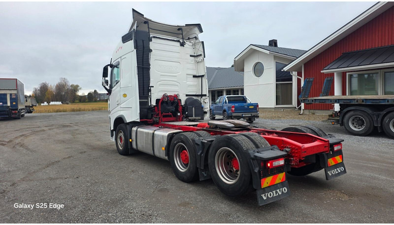 Volvo RESERVED RESERVED - Nyergesvontató: 3 kép. Volvo RESERVED RESERVED - Nyergesvontató: 3 kép.