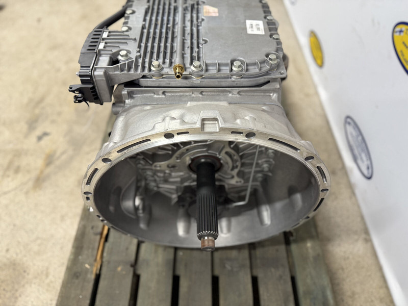 Volvo ATO2612F - Sebességváltó: 4 kép. Volvo ATO2612F - Sebességváltó: 4 kép.