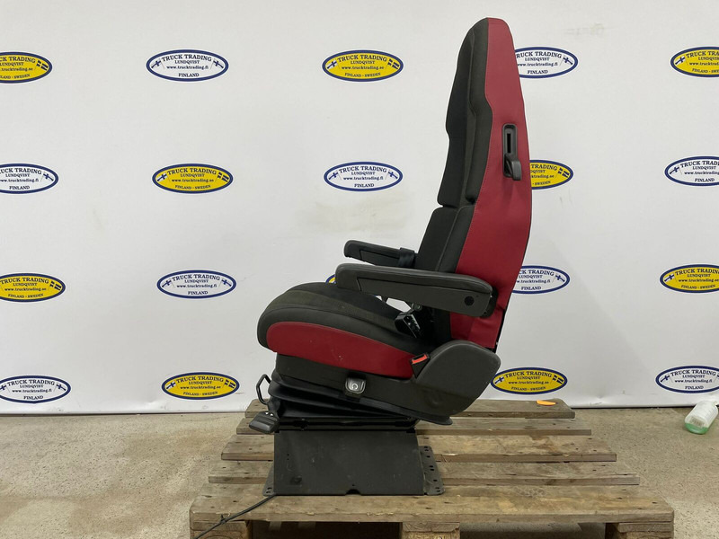 Volvo FH - Ülés: 2 kép. Volvo FH - Ülés: 2 kép.